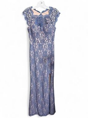 Lace Beaded Formal Gown Blue Size 4-6 (Tailored)